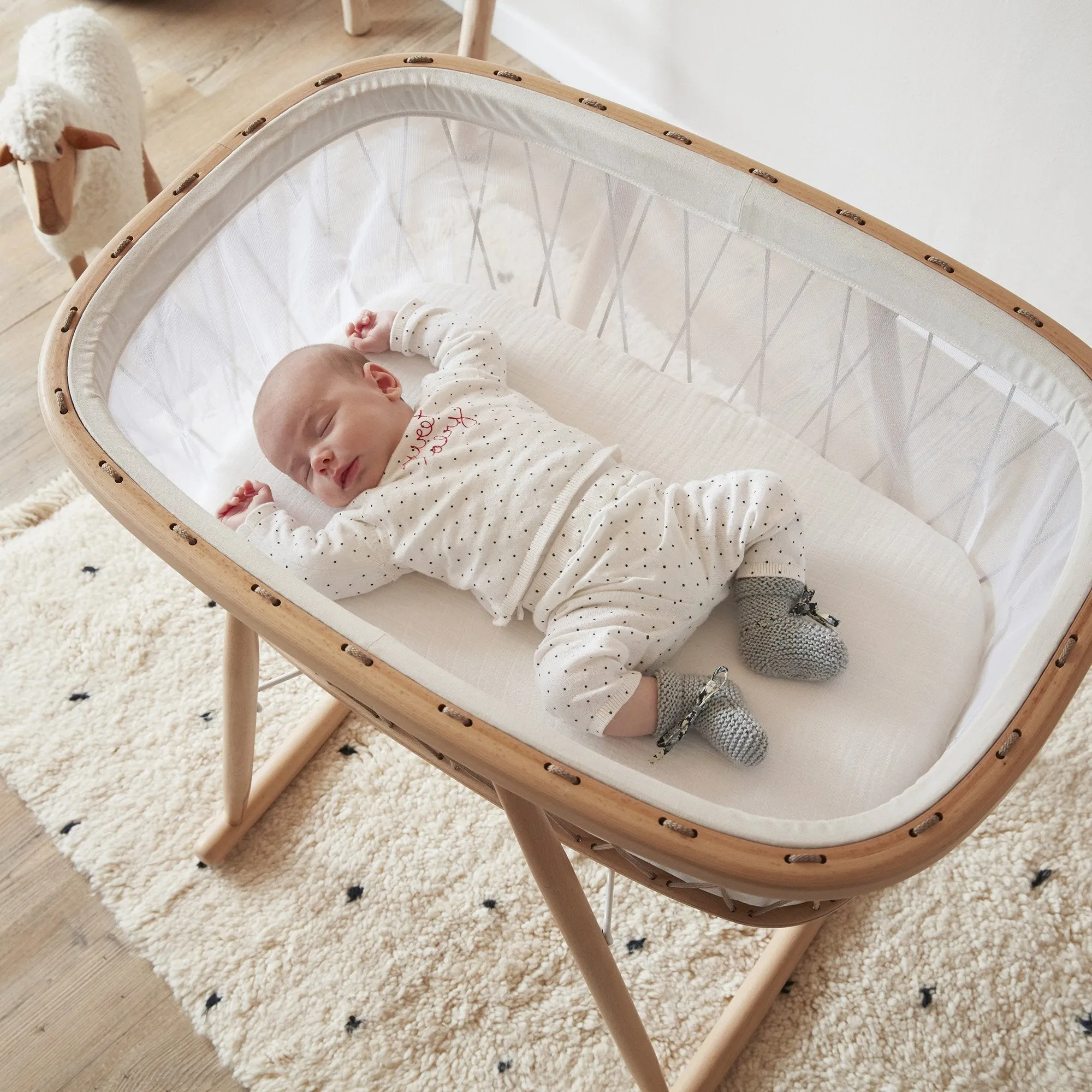 Charlie Crane Kumi Cradle Hazelnut - Organic Coco Mattress