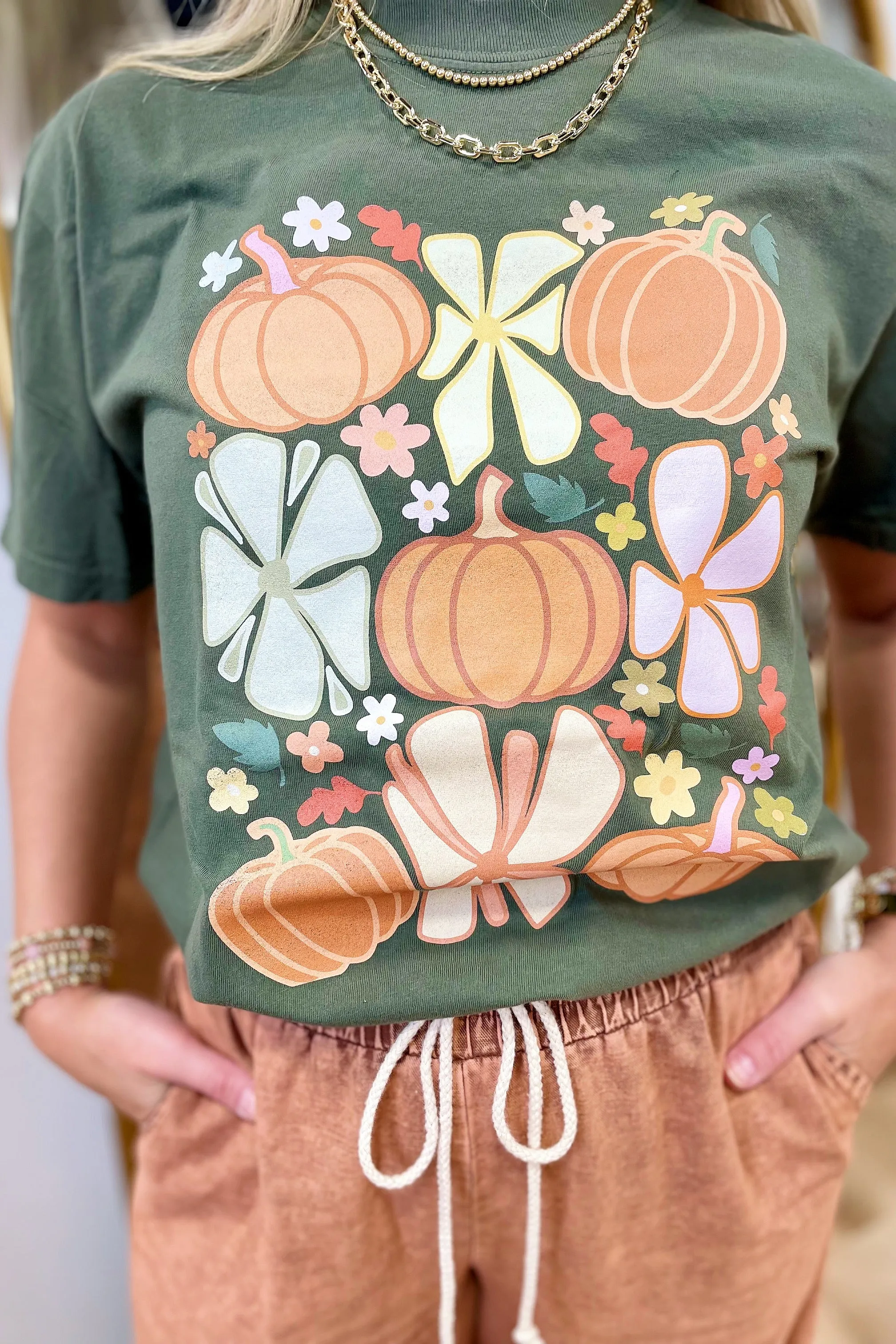 Funky Flower Pumpkin Comfort Colors Tee -olive